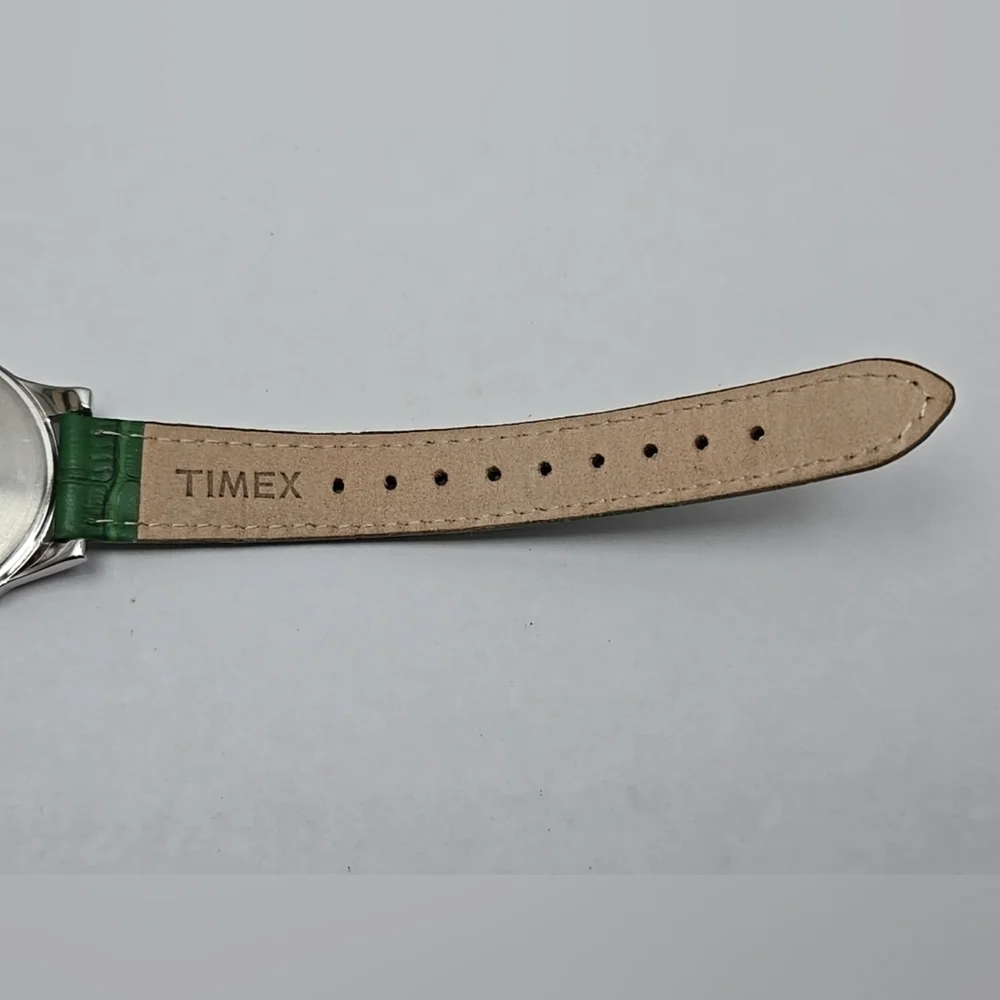 Womens Timex Easy Reader Watch Silver Tone Green Croco Dress Classic New Battery